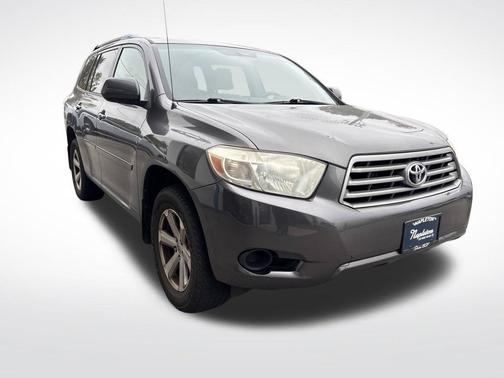 Classic Silver Metallic 2010 Toyota Highlander SE