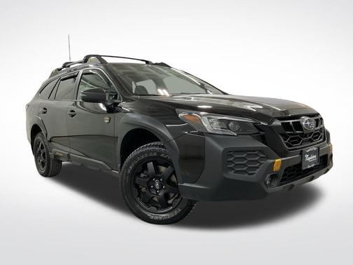 Crystal Black Silica 2024 Subaru Outback Wilderness