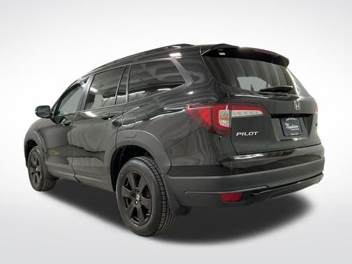 Crystal Black Pearl 2022 Honda Pilot AWD TrailSport
