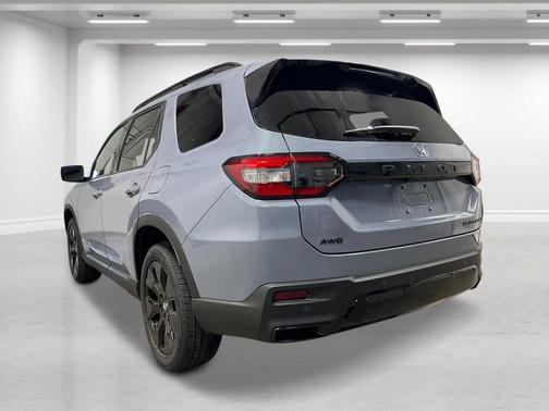 Sonic Gray Pearl 2026 Honda Pilot Black Edition