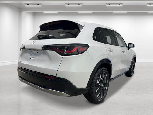 Platinum White Pearl 2027 Honda HR-V EX-L