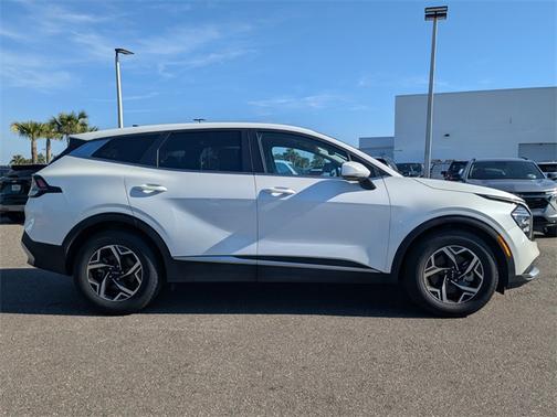 2024 Kia Sportage LX