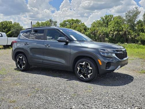 Gray 2024 Kia Seltos EX