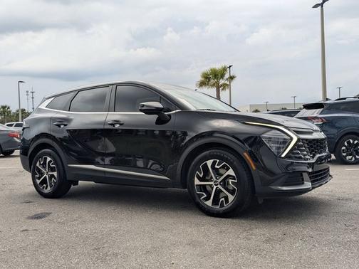 Ebony Black 2024 Kia Sportage EX