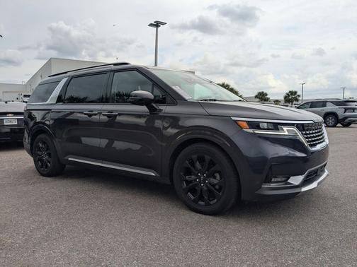 2022 Kia Carnival SX