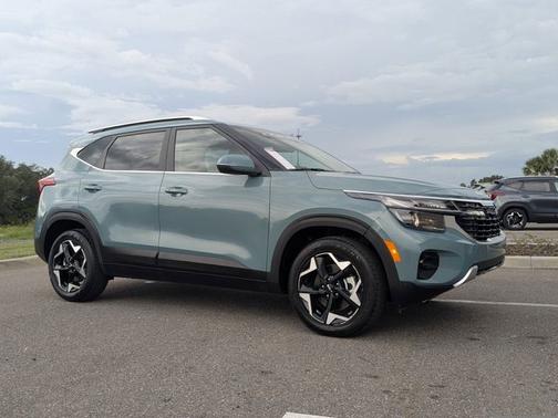 Blue 2025 Kia Seltos EX