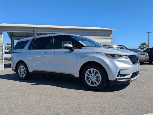 2023 Kia Carnival LX