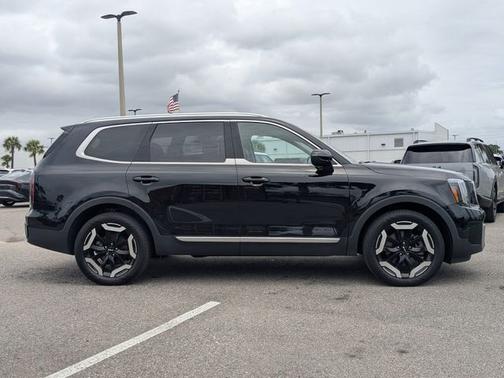 Ebony Black 2024 Kia Telluride EX