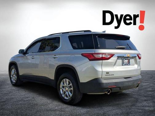 Silver Ice Metallic 2020 Chevrolet Traverse LT Cloth