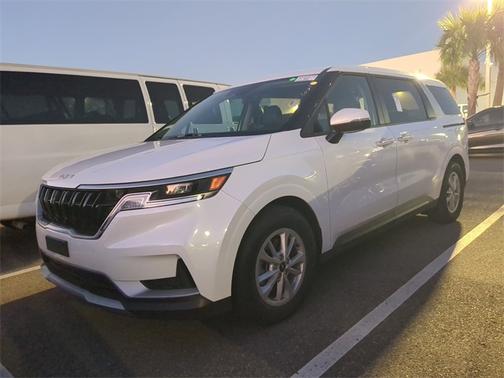 2024 Kia Carnival LX