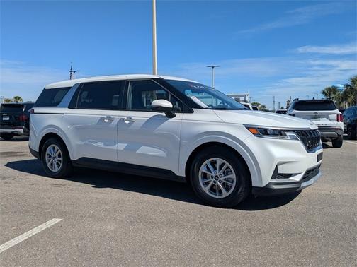 2024 Kia Carnival LX