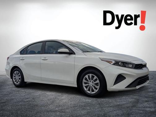 Clear White 2022 Kia Forte FE