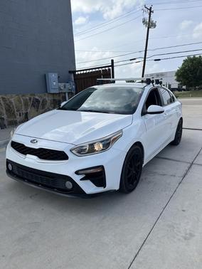 White 2019 Kia Forte FE