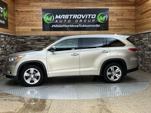 Creme Brulee 2015 Toyota Highlander Limited