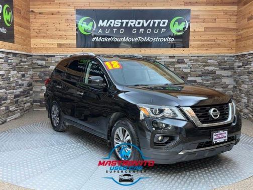 Magnetic Black 2018 Nissan Pathfinder SV