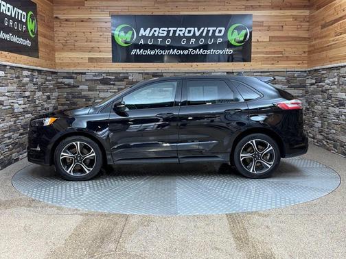Black 2020 Ford Edge ST
