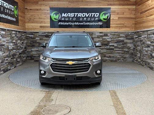 Satin Steel Metallic 2021 Chevrolet Traverse LT Cloth