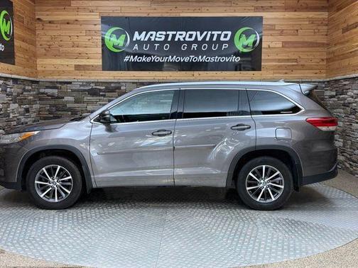 Predawn Gray Mica 2017 Toyota Highlander XLE