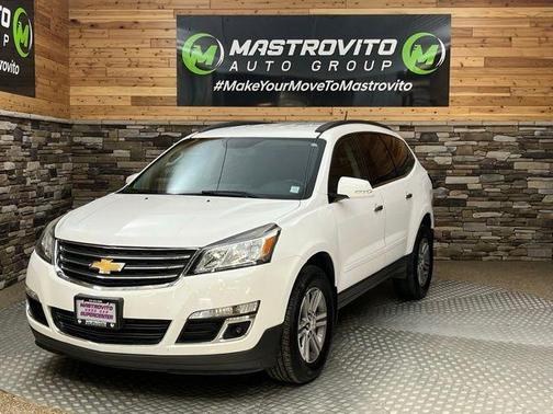 Summit White 2017 Chevrolet Traverse 2LT