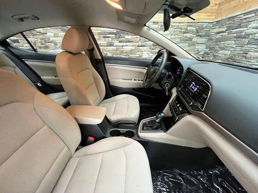 Scarlet Red 2018 Hyundai ELANTRA SE