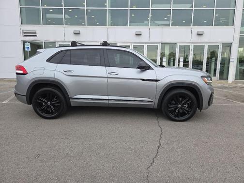 Pyrite Silver Metallic 2023 Volkswagen Atlas Cross Sport 3.6 V6 SEL R-Line Black