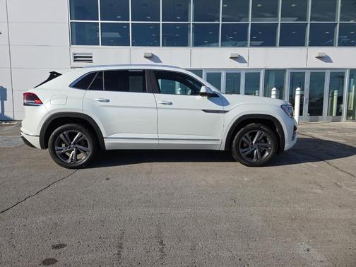 2024 Volkswagen Atlas Cross Sport 2.0T SEL R-Line