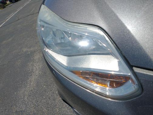 Photo 5 of 50 of 2014 Ford Focus SE