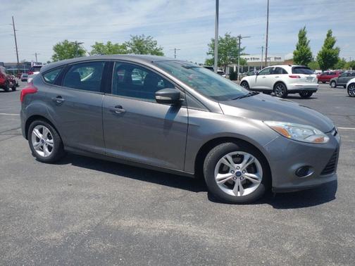 Photo 3 of 50 of 2014 Ford Focus SE
