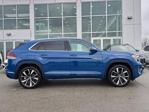 2025 Volkswagen Atlas Cross Sport 2.0T SEL Premium R-Line