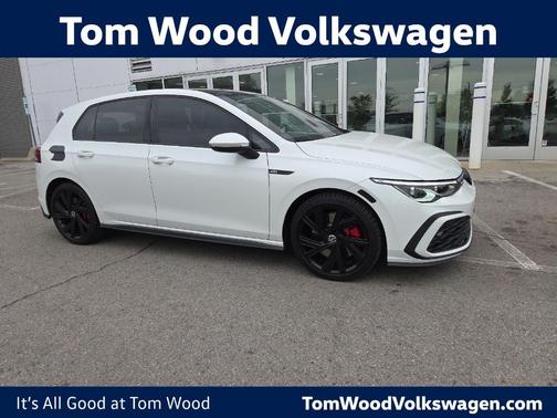Oryx White Pearl Effect 2022 Volkswagen Golf GTI 2.0T SE