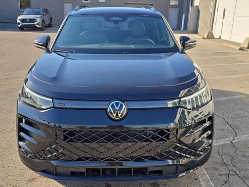 2025 Volkswagen Tiguan 2.0T SE R-Line Black