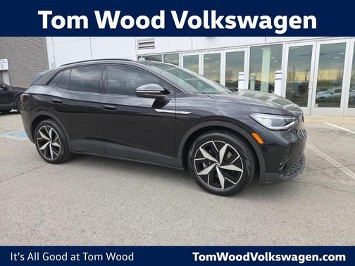 Deep Black Pearl Effect 2023 Volkswagen ID.4 Pro S