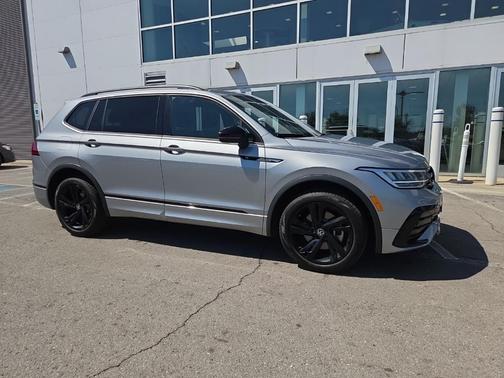 2024 Volkswagen Tiguan 2.0T SE R-Line Black