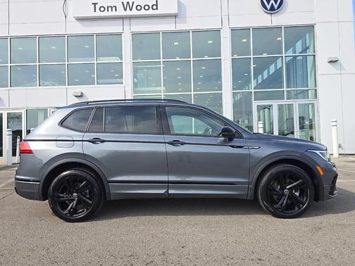 2023 Volkswagen Tiguan 2.0T SE R-Line Black