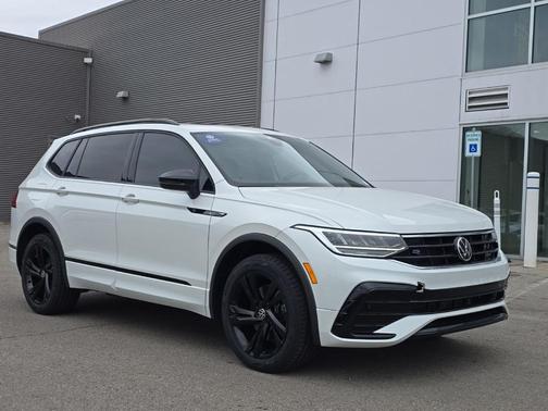 2023 Volkswagen Tiguan 2.0T SE R-Line Black