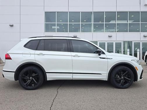 2023 Volkswagen Tiguan 2.0T SE R-Line Black