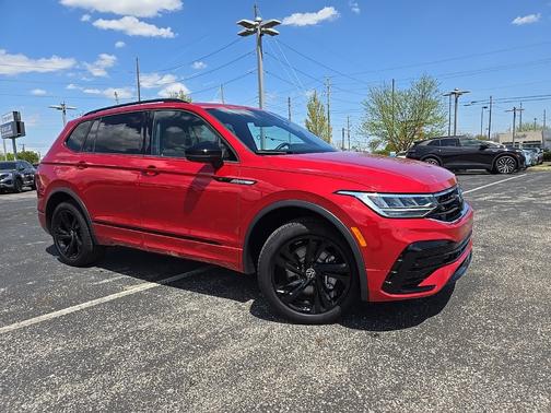 2024 Volkswagen Tiguan 2.0T SE R-Line Black