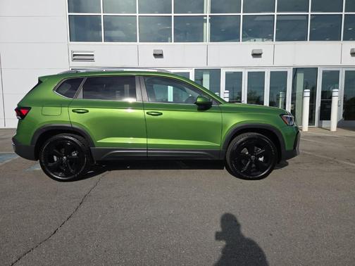 2025 Volkswagen Taos 1.5T SEL