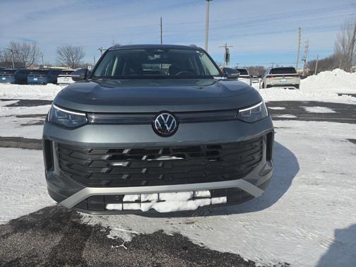 2025 Volkswagen Tiguan 2.0T SE