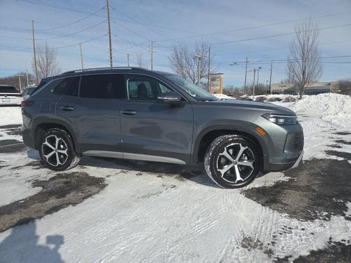 2025 Volkswagen Tiguan 2.0T SE