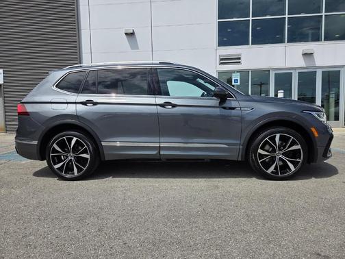Platinum Gray Metallic 2023 Volkswagen Tiguan 2.0T SEL R-Line