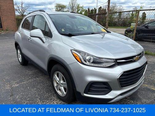 Silver Ice Metallic 2018 Chevrolet Trax LT