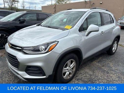 Silver Ice Metallic 2018 Chevrolet Trax LT