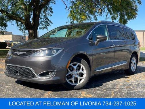 2017 Chrysler Pacifica Touring-L Plus