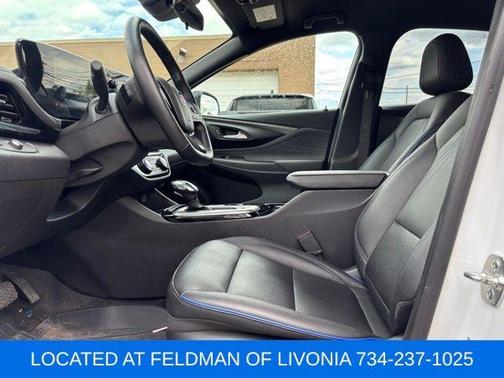 Summit White 2025 Buick Envista Sport Touring