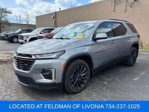 Sterling Gray Metallic 2023 Chevrolet Traverse RS