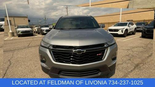 Sterling Gray Metallic 2023 Chevrolet Traverse RS