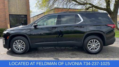 Mosaic Black Metallic 2023 Chevrolet Traverse LT Cloth