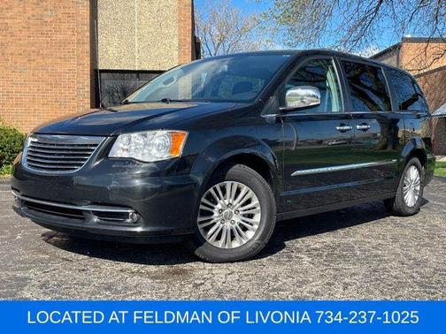 Brilliant Black Crystal Pearlcoat 2015 Chrysler Town & Country Limited Platinum