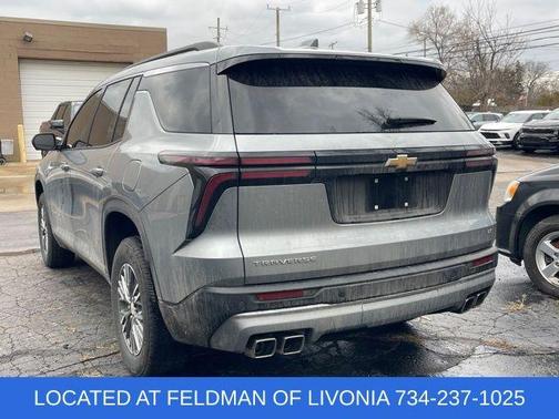 2024 Chevrolet Traverse LT